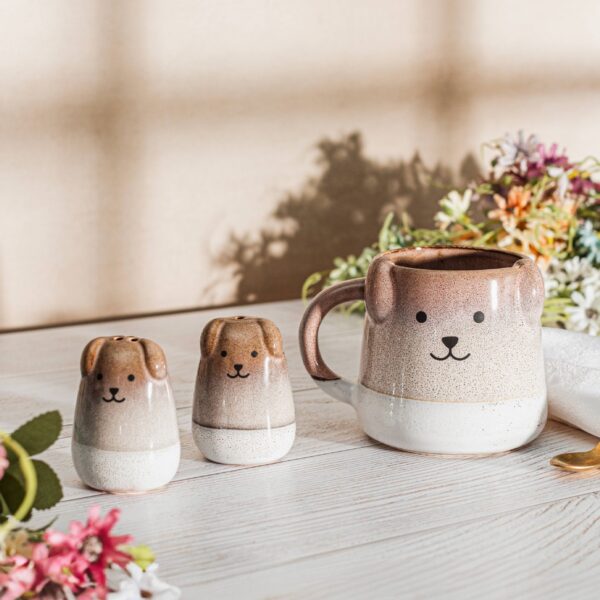 Salt and pepper shaker Mojave Dog